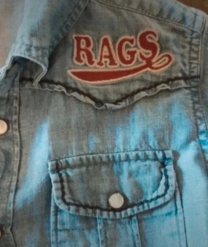 Magnifique  chemise  en jean taille 4 ans - photo numéro 4