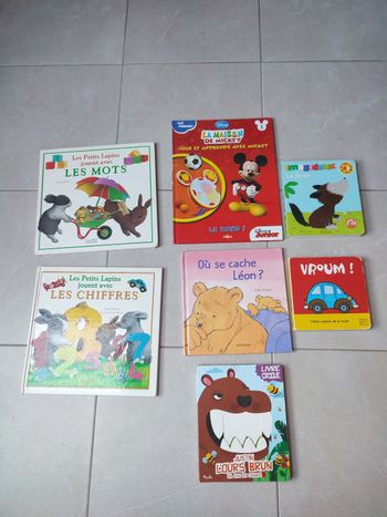 Lot de 7 livres bébé 0-4 ans 