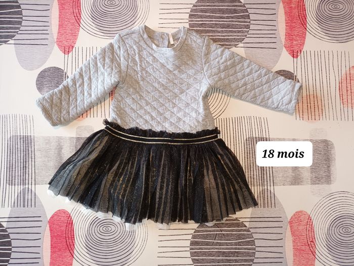 Magnifique robe dorée Taille 18 mois 👧 - photo numéro 2
