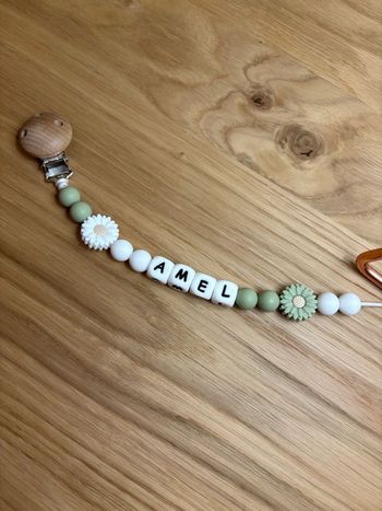 Attache-tétine personnalisée en silicone