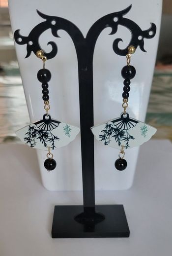 BOUCLES D'OREILLES EVENTAIL PERLES NOIRES ! NEUF !