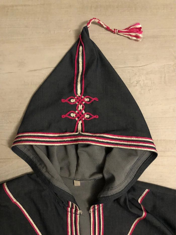AN2- Robe d’intérieur/djellaba grise et broderies T 2 (44-46) NEUVE - photo numéro 7