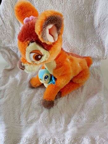 Bambi  Disneyland Paris 30 cm assis
