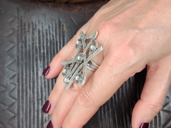 Bague graphique plaqué argent artisanale ajustable - photo numéro 3