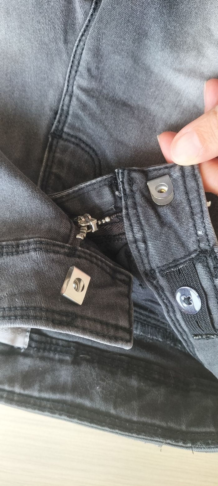 Jean noir - photo numéro 3