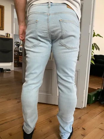 Jean troué Bershka