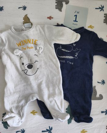 Lot de 2 pyjamas velours taille 1 mois