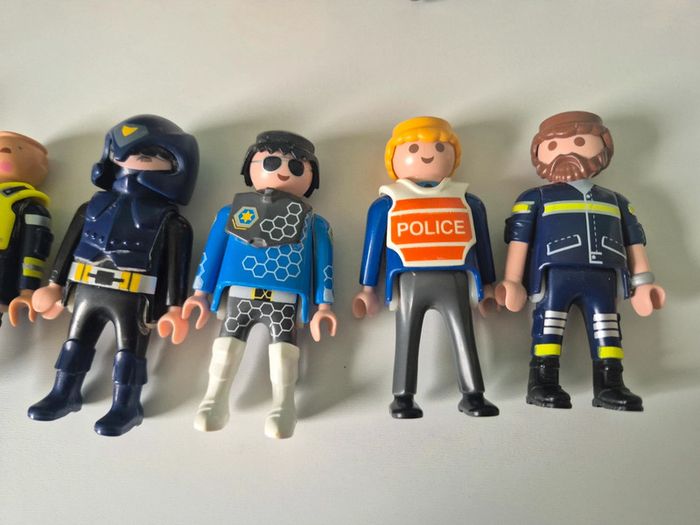 Lot de 15 playmobil + accessoires - photo numéro 4