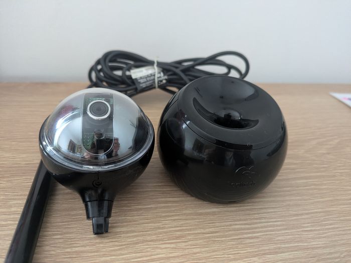Webcam rotative sur pied Logitech - photo numéro 5