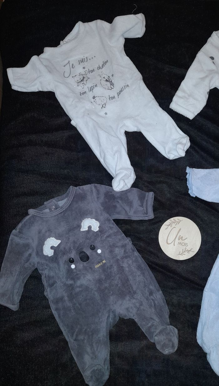 Lot 5 pyjamas velours - 1 mois - photo numéro 2