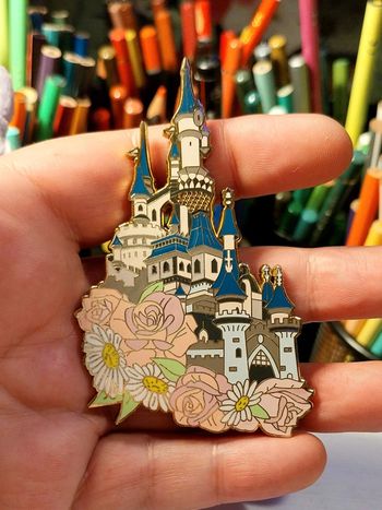 Pins Disney chateau de princesse aurore fantasy