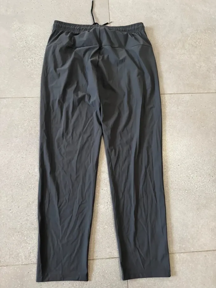 Jogging gris taille M, neuf sans étiquette, - photo numéro 4