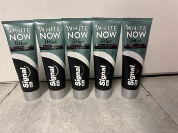 Lot de 5 dentifrices au charbon signal White now
