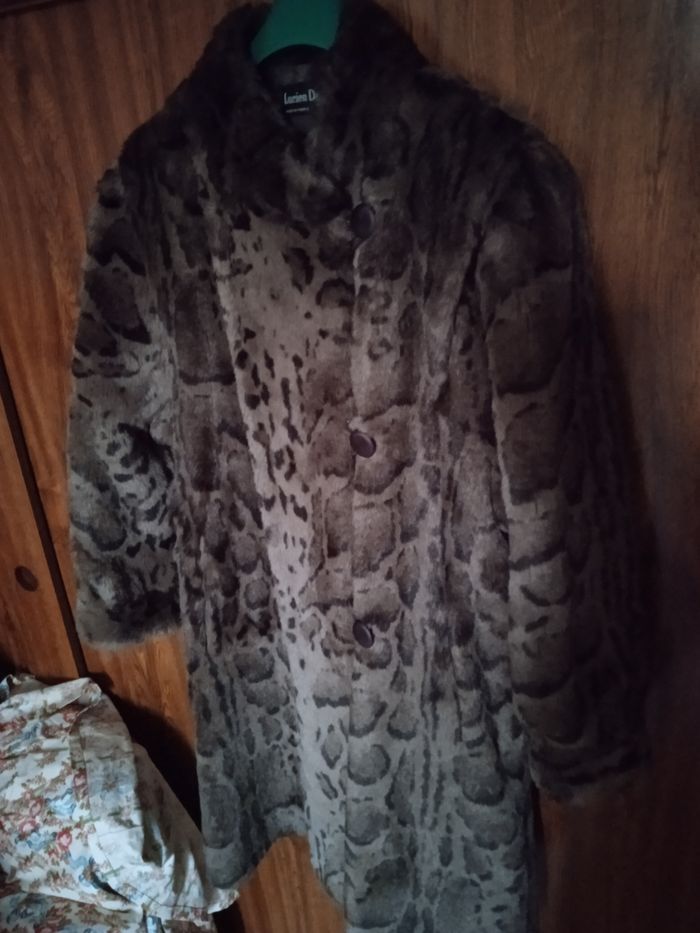 Vend manteau en fourrure taille unique - photo numéro 3