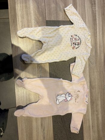 Lot 2 pyjamas Disney
