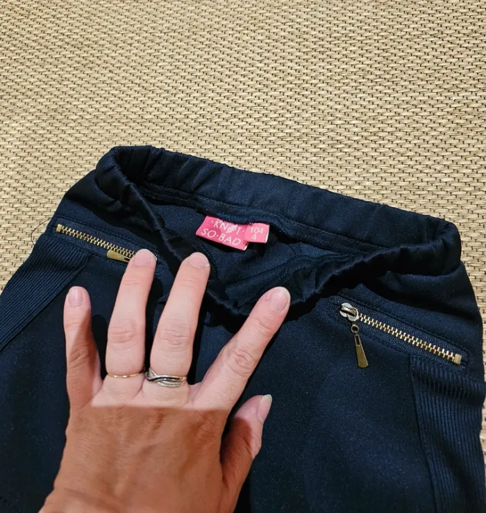 Petite jupe bleu marine taille 4 ans - photo numéro 2