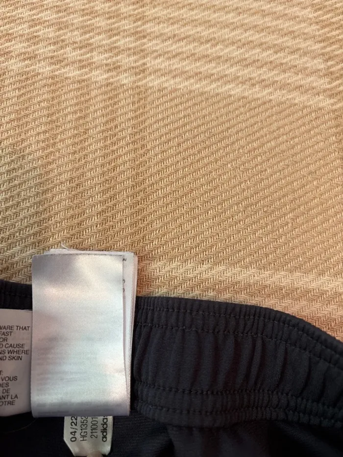 Ensemble Adidas Bayern Munich – Haut & Pantalon taille M - photo numéro 17
