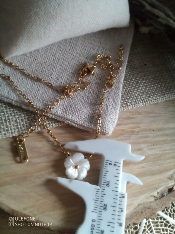 Collier bohème fleur de n'a'c'r'e naturelle - photo numéro 2