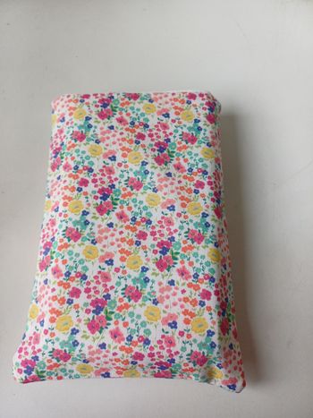 Protège livre tissu fait main – pochette pour livre prairie fleurie 