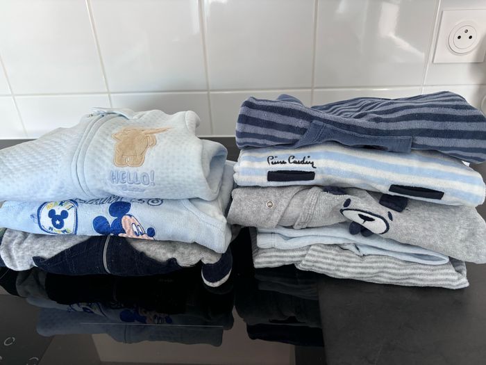 Lot 7  pijamas 3 mois