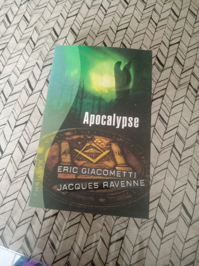 Roman : " Apocalypse ".