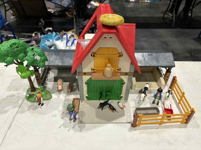 Grande ferme playmobil avec personnage animaux et accessoires - photo numéro 2