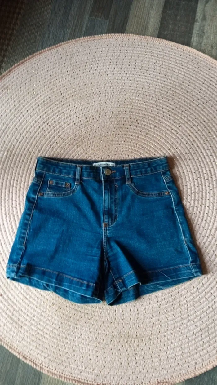 Short fille Pull &Bear taille 32