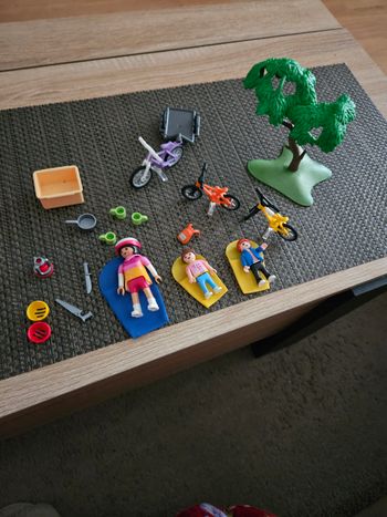 Cyclistes avec vélos et remorque playmobil 6890
