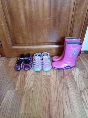 Lot 30/31 bottes pluie, sandales, chaussons