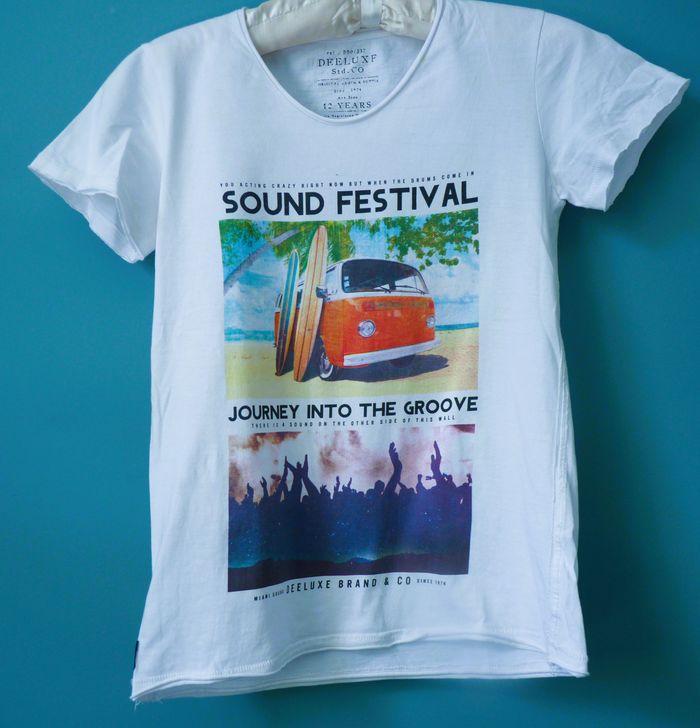 T-shirt garçon Deeluxe 12 ans TBE blanc sound festival groove