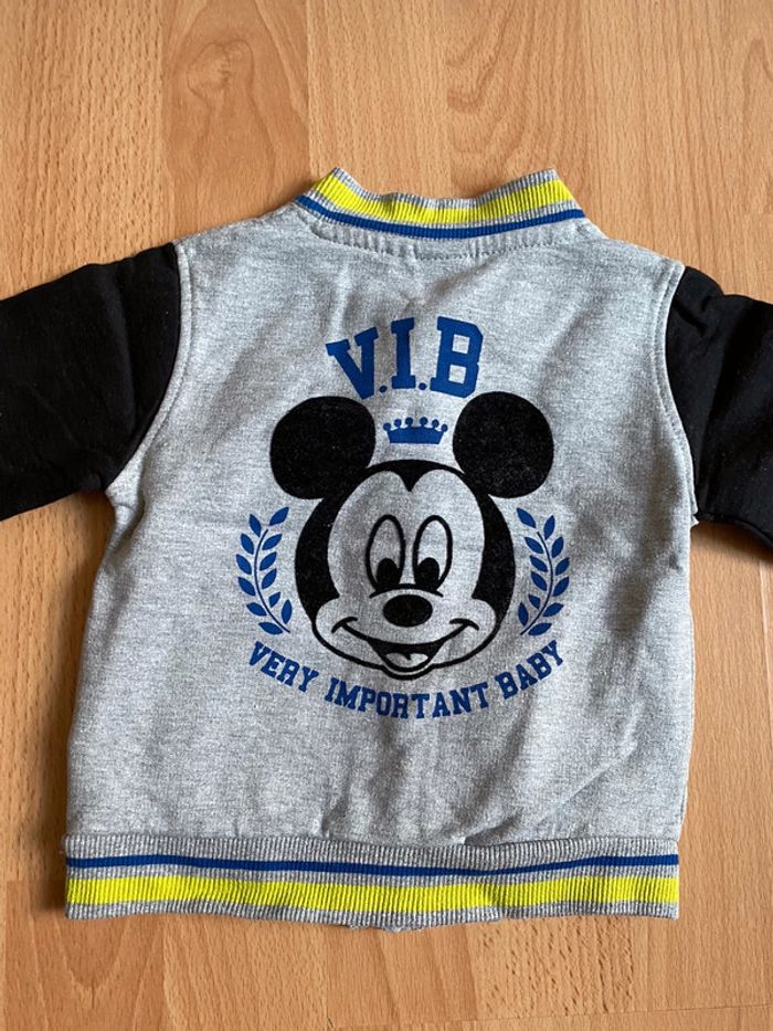 Joli gilet gris et noir Disney Mickey T. 6 mois/68 cm garçon TBE - photo numéro 5