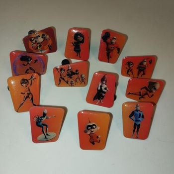 LES INDESTRUCTIBLES - Lot 12 Pin's Disney Edition Carrefour 2010 - Lot n°19 (OCCASION)