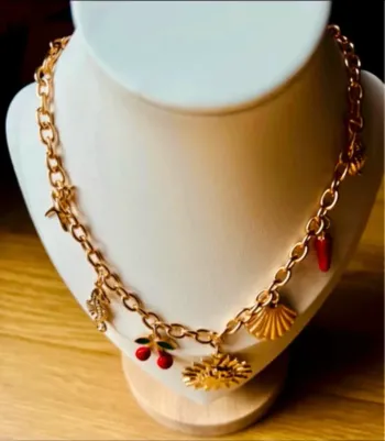Collier à breloques soleil