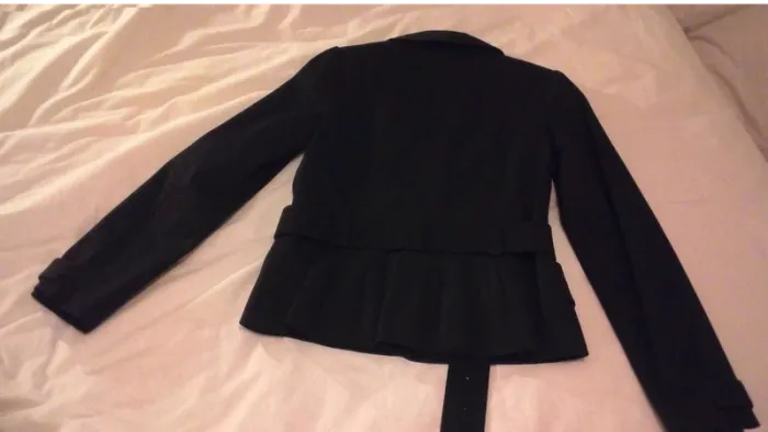Veste  noire avec  ceinture  a  la taille T38 - photo numéro 3