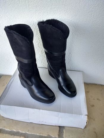 Paire de bottes fourrées noir taille 35 modulables