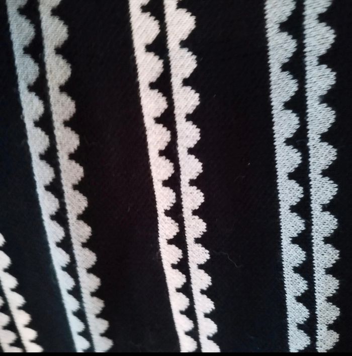 Magnifique jupe en laine dex - photo numéro 2