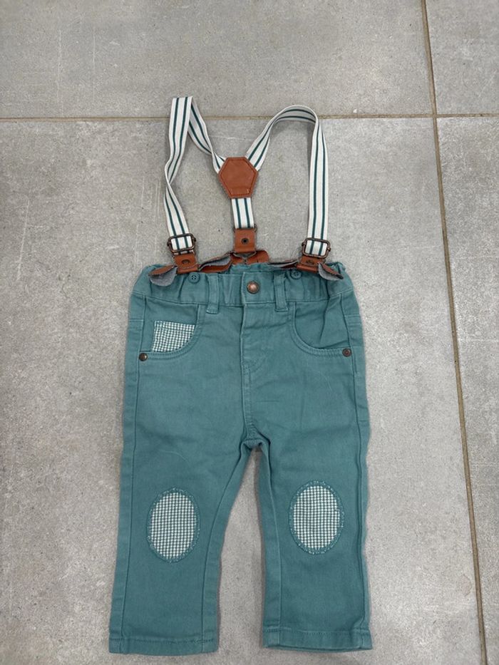 Pantalon vert/bleu à bretelles