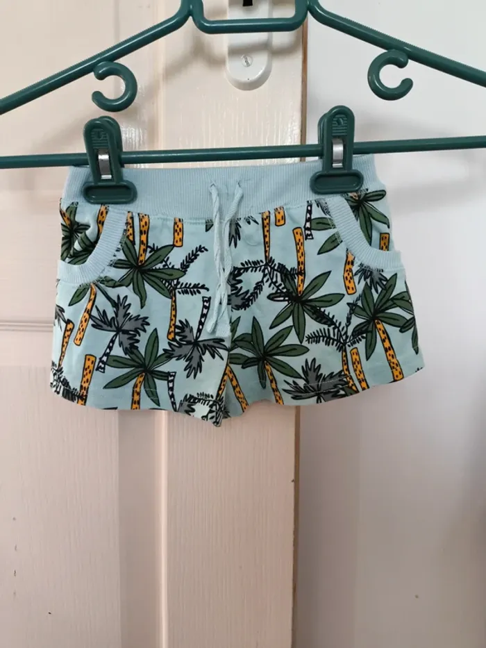 Short 3 ans