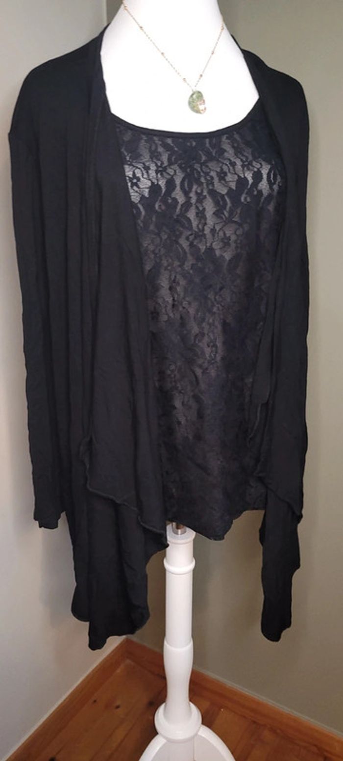 Blouse en dentelle avec son gilet Taille M - photo numéro 3