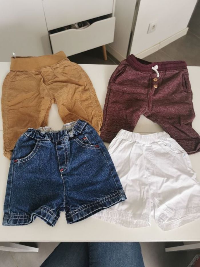 Lot 2 shorts + 2 pantalons