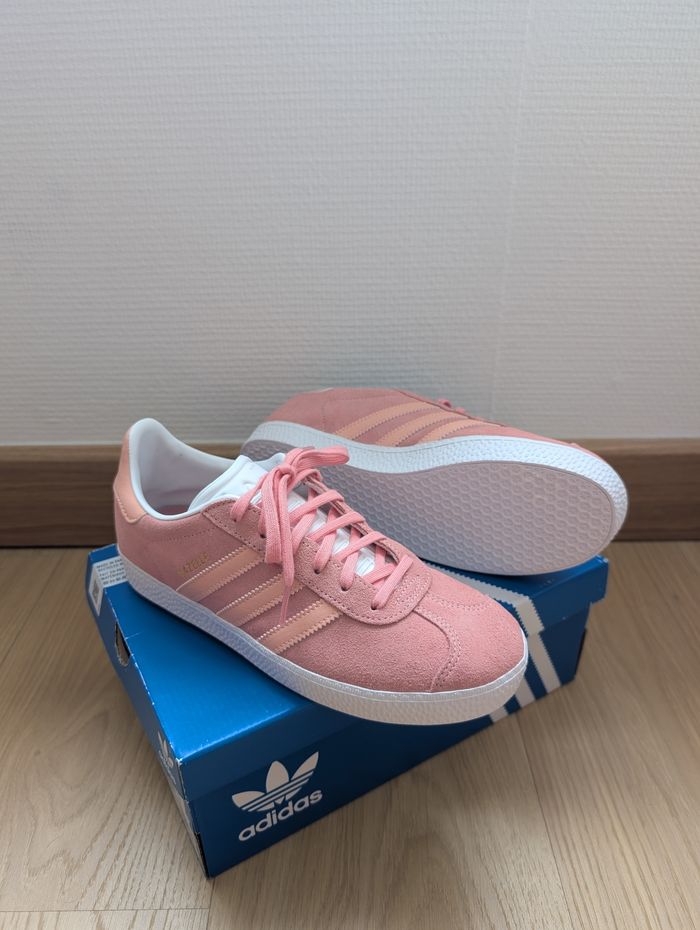 Adidas gazelle - taille 38 - neuve et authentique - photo numéro 5