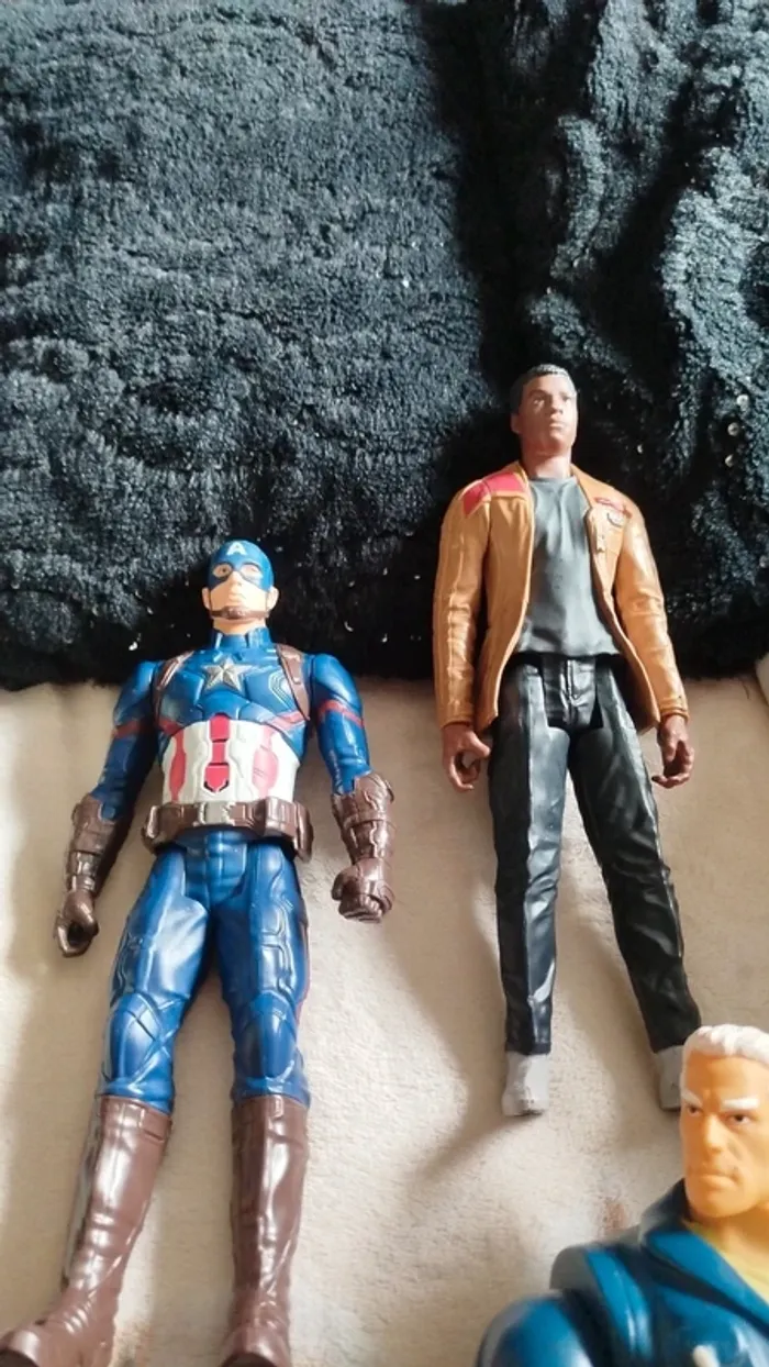 Lot figurine super héro - photo numéro 2