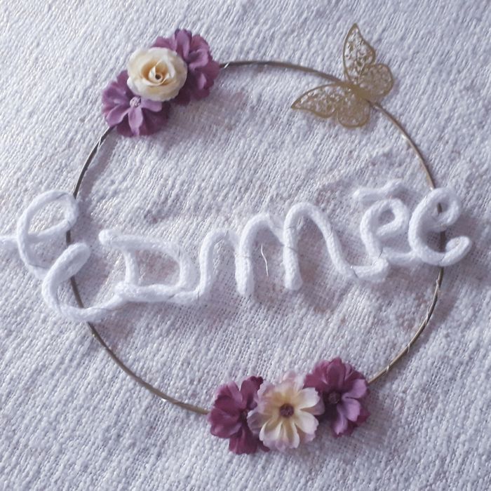 Décoration murale couronne fleur prénom personnalisé tricotin fait main guirlande lumineuse chambre bébé