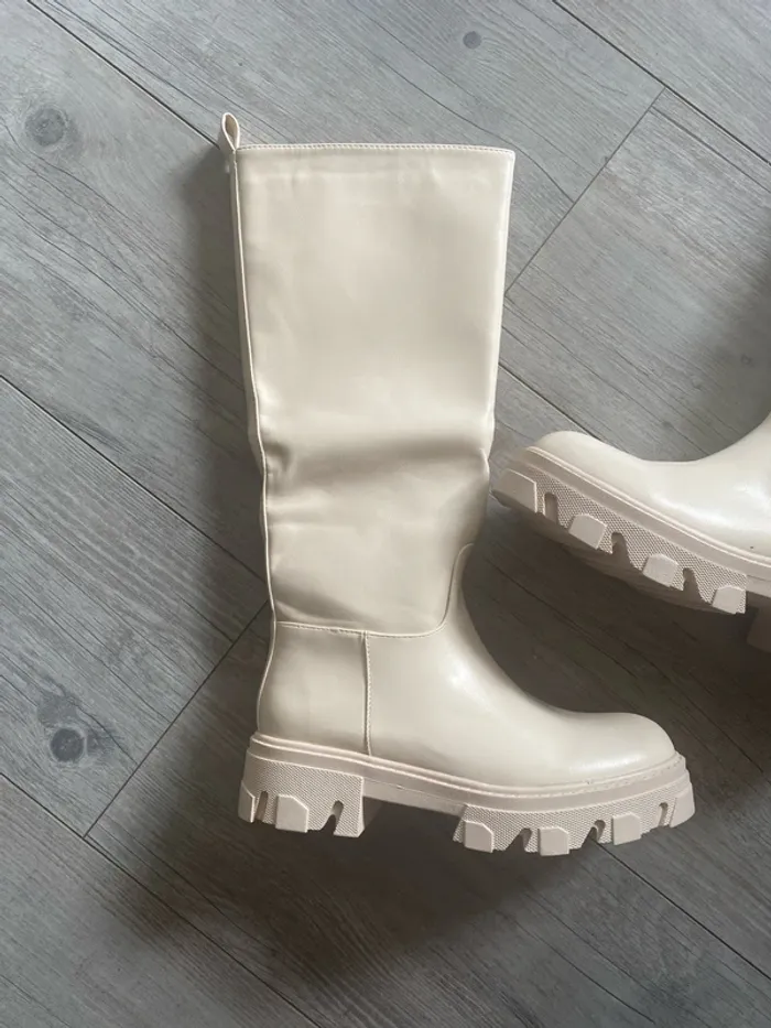 Bottes beiges neuves - Taille 38 - photo numéro 2