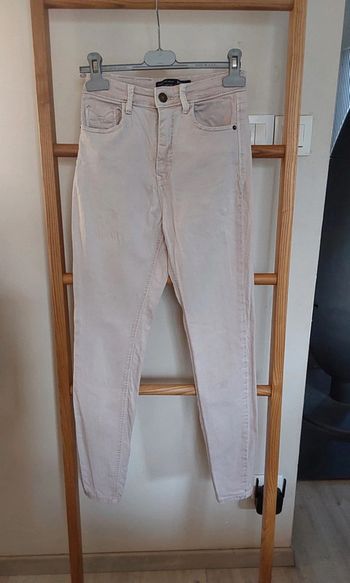 Pantalon jean beige Stradivarius T 34