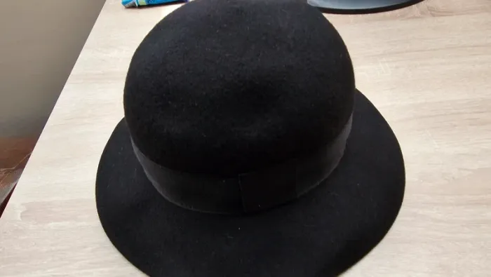 Chapeau noir femme T55 - photo numéro 4