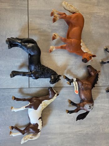 Lot de 5 chevaux schleich