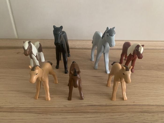 Chevaux/poneys/poulains Playmobil