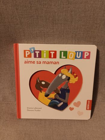 Livre cartonné p'tit loup aime sa maman