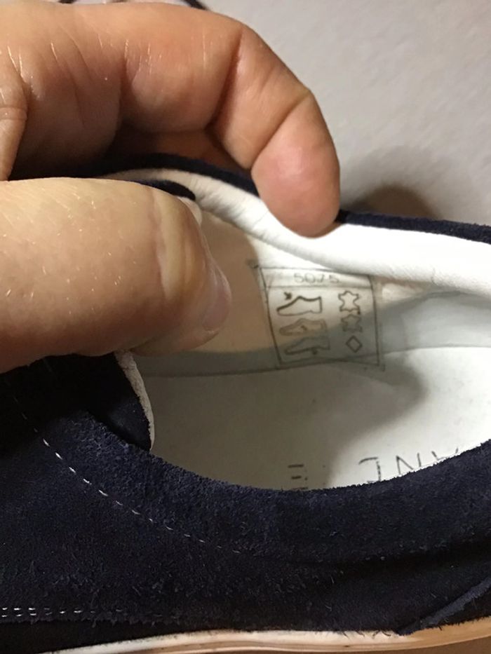 Basket en cuir taille 34 marque André couleur marine et blanc - photo numéro 8